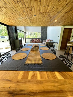 Chalet San Rafael (Villa 25 de Mayo)